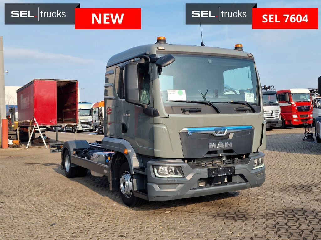 MAN TGL 8.250 4x2 BB / Nebenabtrieb/NEU/Euro 6E MAN TGL 8.250 4x2 BB / Nebenabtrieb/NEU/Euro 6E - Chassis vrachtwagen: afbeelding 3 MAN TGL 8.250 4x2 BB / Nebenabtrieb/NEU/Euro 6E MAN TGL 8.250 4x2 BB / Nebenabtrieb/NEU/Euro 6E - Chassis vrachtwagen: afbeelding 3