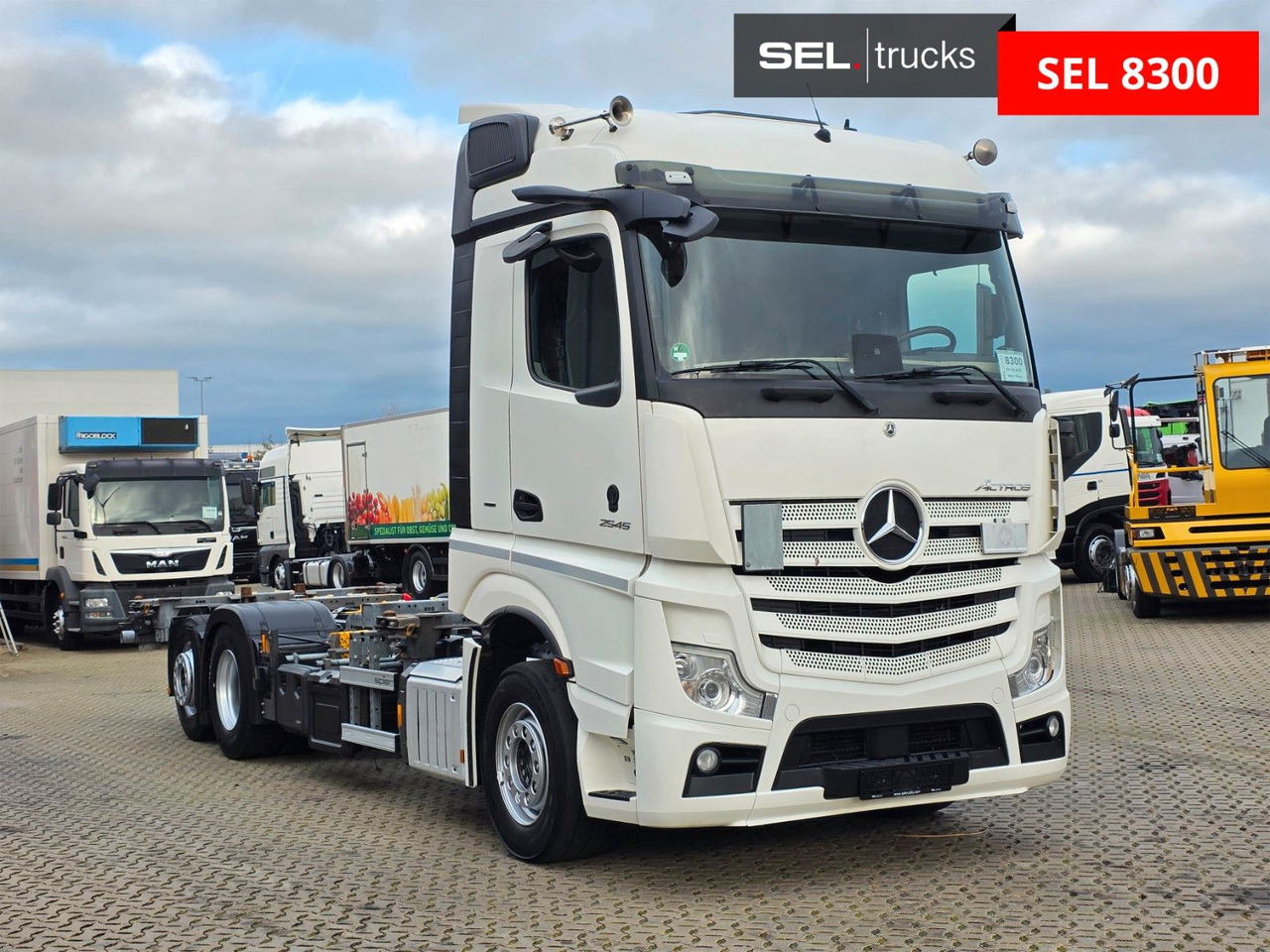 Mercedes-Benz Actros 2545 /Retarder/2 Tanks/Xenon/Liftachse/6D - Containertransporter/ Wissellaadbak vrachtwagen: afbeelding 3 Mercedes-Benz Actros 2545 /Retarder/2 Tanks/Xenon/Liftachse/6D - Containertransporter/ Wissellaadbak vrachtwagen: afbeelding 3