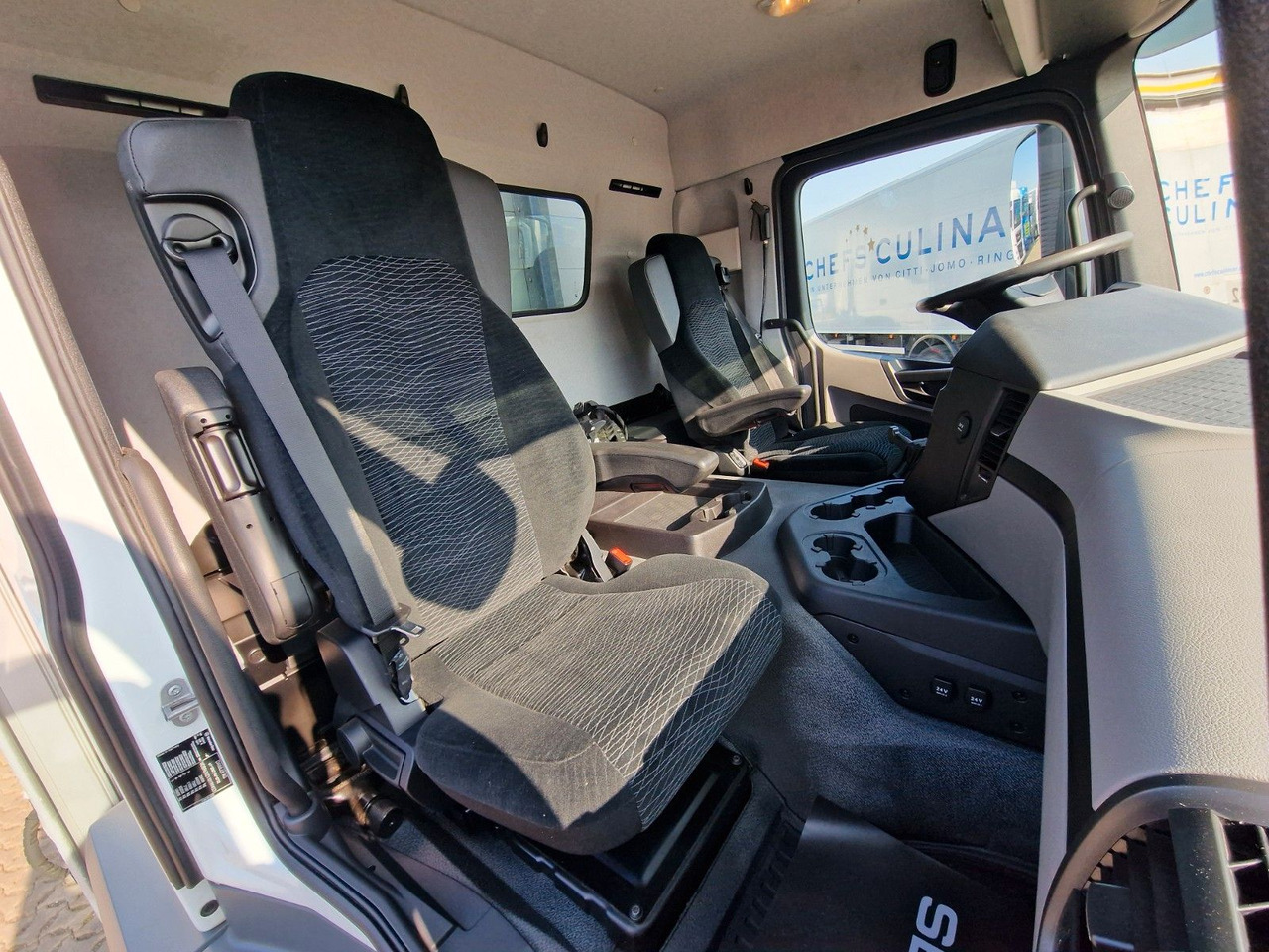 Kraanwagen Mercedes-Benz Antos 2540 / Fernbedienung / Lenkachse: afbeelding 19