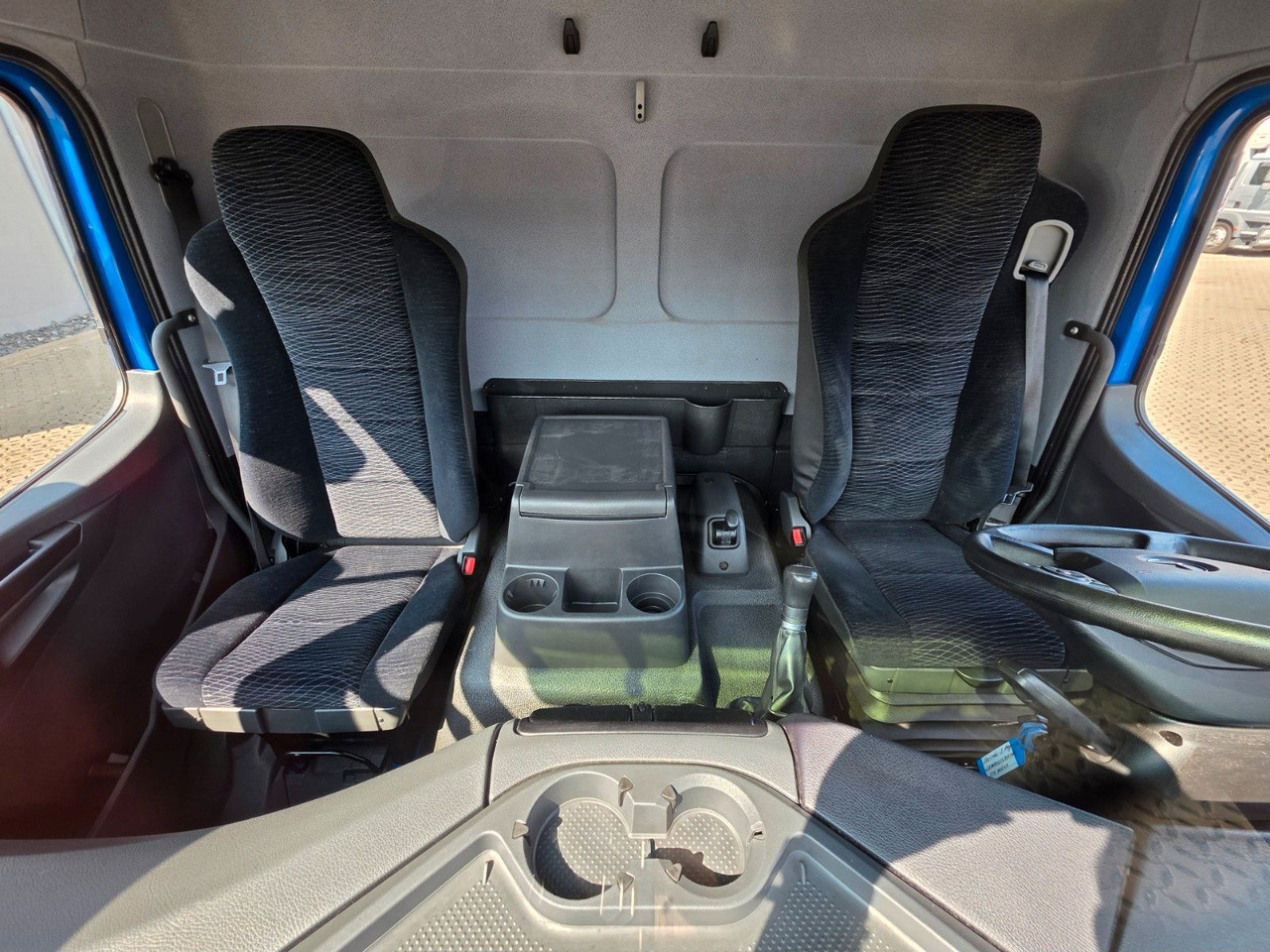 Bakwagen Mercedes-Benz Atego 1221 / Ladebordwand: afbeelding 20