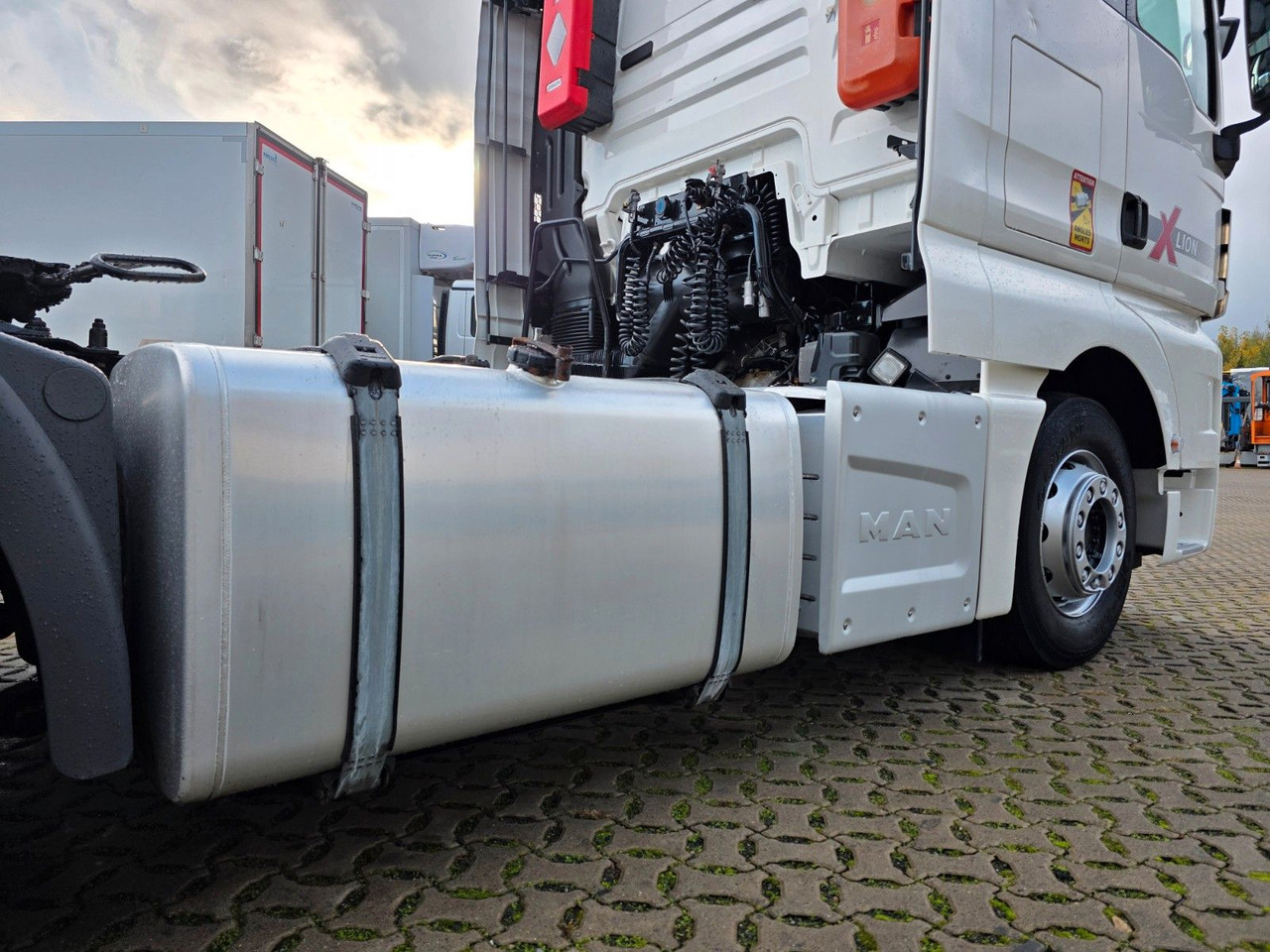 Trekker MAN TGX 18.460 4X2 BLS / Retarder / 2 Tanks: afbeelding 17