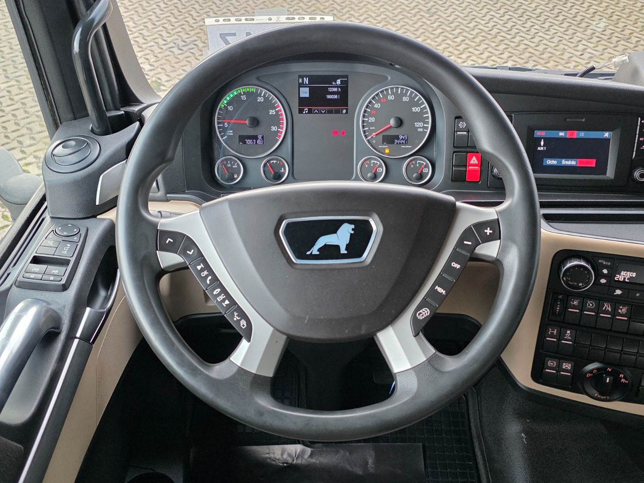 Trekker MAN TGX 18.460 4X2 BLS / Retarder / 2 Tanks: afbeelding 37