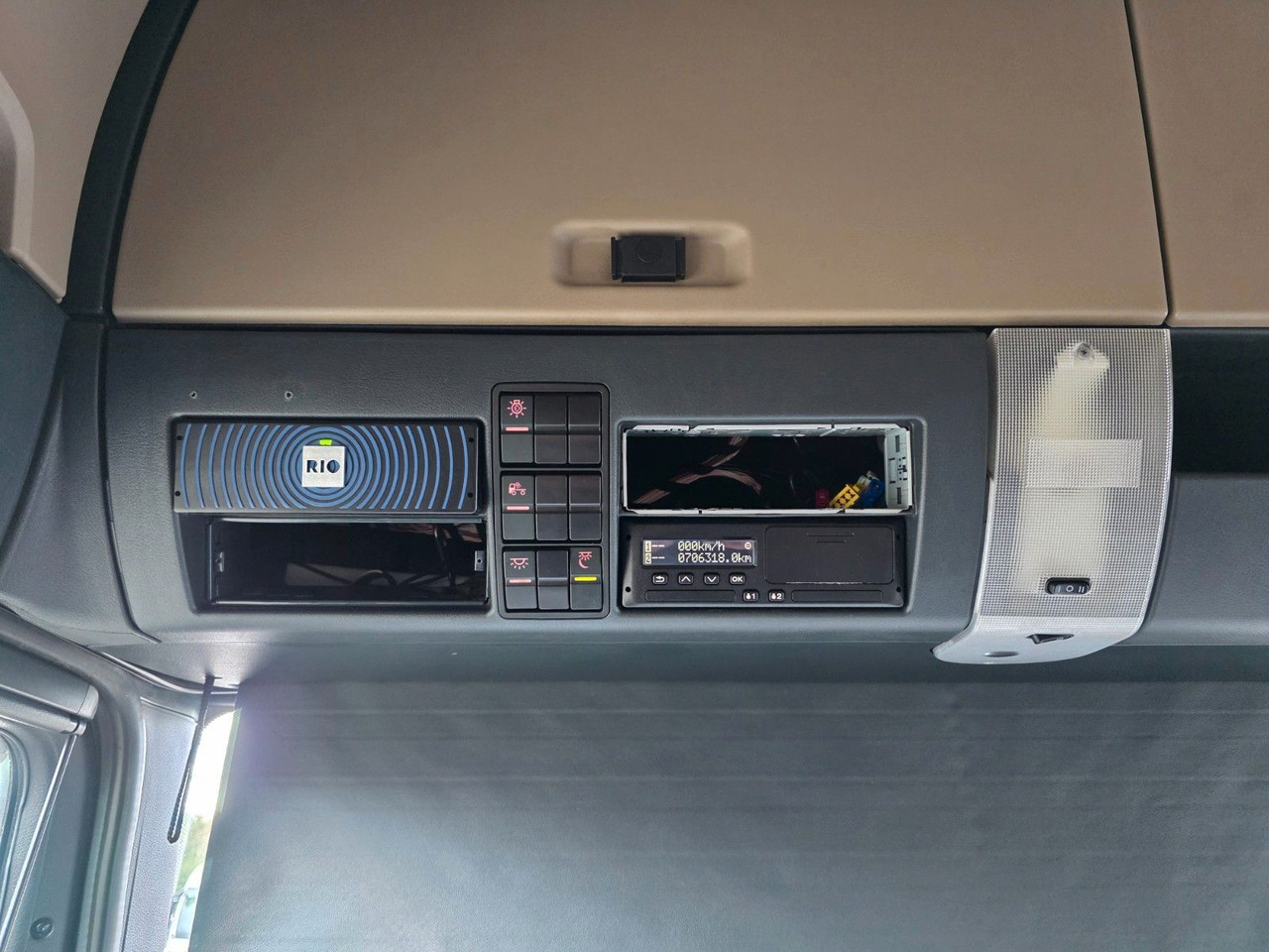 Trekker MAN TGX 18.460 4X2 BLS / Retarder / 2 Tanks: afbeelding 35