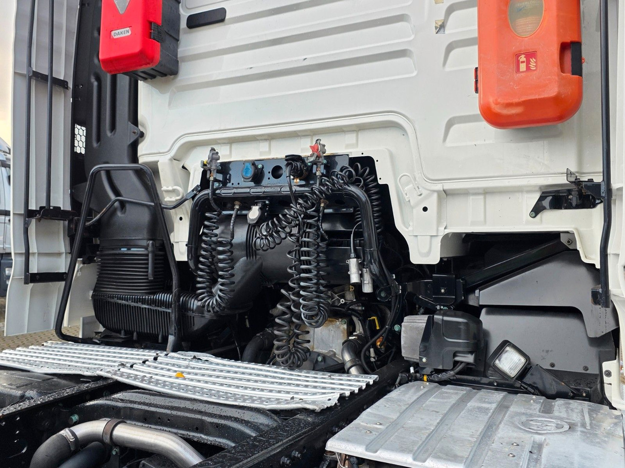 Trekker MAN TGX 18.460 4X2 BLS / Retarder / 2 Tanks: afbeelding 18