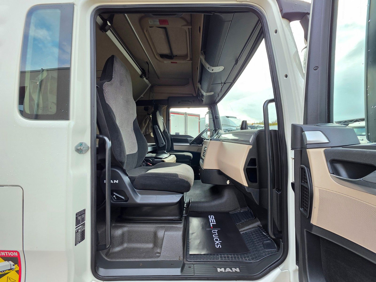 Trekker MAN TGX 18.460 4X2 BLS / Retarder / 2 Tanks: afbeelding 28