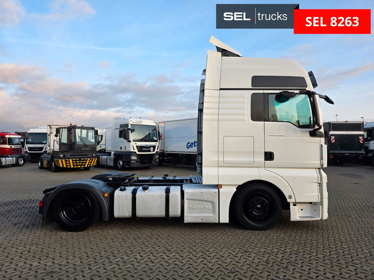 MAN TGX 18.500 4X2 LLS-U / 2 Tanks / Xenon - Trekker: afbeelding 4 MAN TGX 18.500 4X2 LLS-U / 2 Tanks / Xenon - Trekker: afbeelding 4
