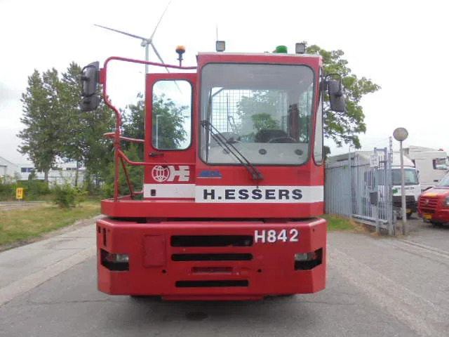 MOL YM 225/4X2 40 KM/H - Terminal trekker: afbeelding 2 MOL YM 225/4X2 40 KM/H - Terminal trekker: afbeelding 2