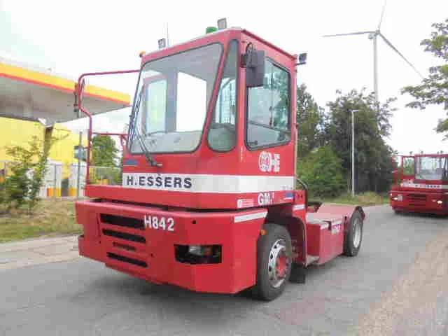 MOL YM 225/4X2 40 KM/H - Terminal trekker: afbeelding 1 MOL YM 225/4X2 40 KM/H - Terminal trekker: afbeelding 1