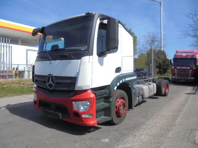 Autovrachtwagen vrachtwagen Mercedes-Benz Actros 2340 LL: afbeelding 1