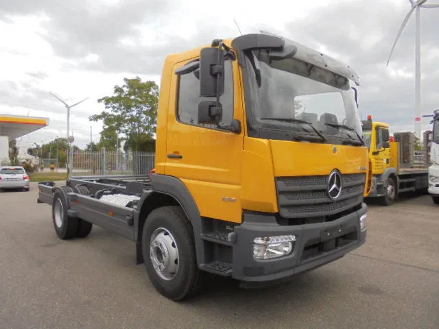 Mercedes-Benz Atego 1518 NEW DEMO MET FABRIEKS GARANTIE - Chassis vrachtwagen: afbeelding 3 Mercedes-Benz Atego 1518 NEW DEMO MET FABRIEKS GARANTIE - Chassis vrachtwagen: afbeelding 3
