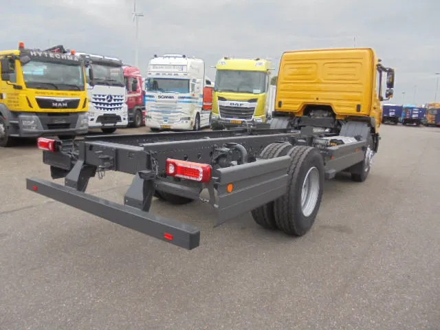 Mercedes-Benz Atego 1518 NEW DEMO MET FABRIEKS GARANTIE - Chassis vrachtwagen: afbeelding 4 Mercedes-Benz Atego 1518 NEW DEMO MET FABRIEKS GARANTIE - Chassis vrachtwagen: afbeelding 4