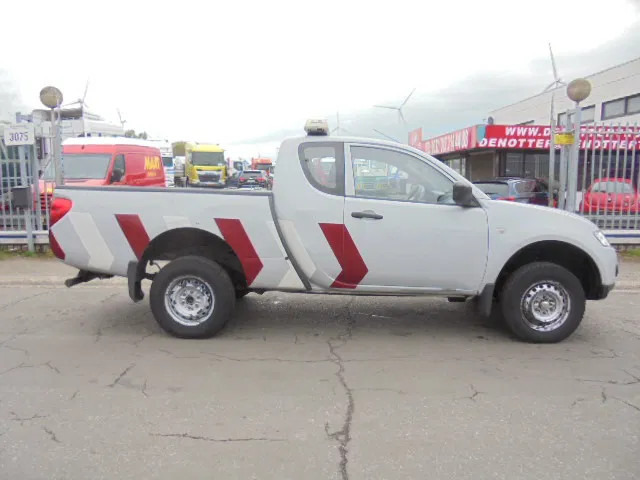 Mitsubishi L200 4X4 PICK-UP - Pick-up: afbeelding 4 Mitsubishi L200 4X4 PICK-UP - Pick-up: afbeelding 4