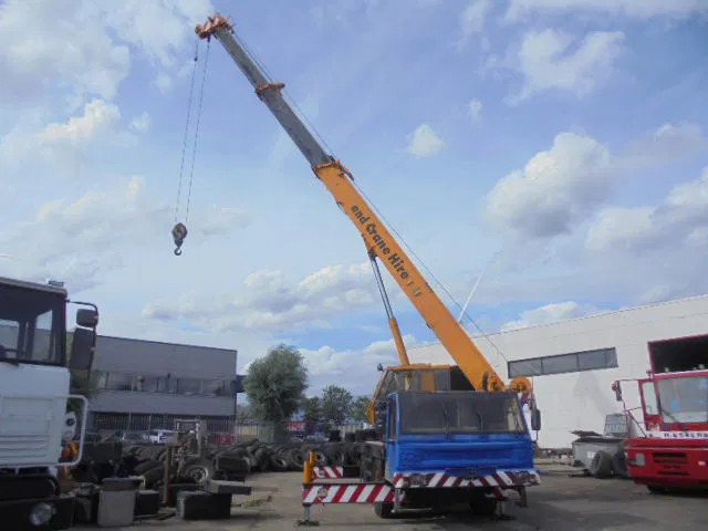 PPM ATT 350 4X4X4 - Alle terrein kraan: afbeelding 1 PPM ATT 350 4X4X4 - Alle terrein kraan: afbeelding 1