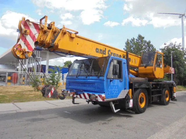 PPM ATT 350 4X4X4 - Alle terrein kraan: afbeelding 3 PPM ATT 350 4X4X4 - Alle terrein kraan: afbeelding 3