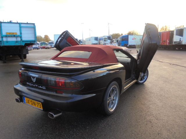 Pontiac Firebird AUT CONVERTIBLE - Personenwagen: afbeelding 4 Pontiac Firebird AUT CONVERTIBLE - Personenwagen: afbeelding 4