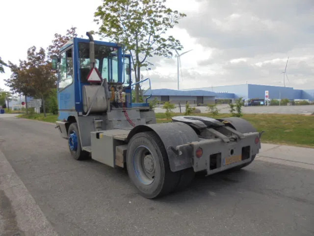 Terminal trekker Terberg YT 182 + REGISTRATION: afbeelding 7 Terminal trekker Terberg YT 182 + REGISTRATION: afbeelding 7