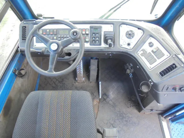 Terminal trekker Terberg YT 182 + REGISTRATION: afbeelding 10 Terminal trekker Terberg YT 182 + REGISTRATION: afbeelding 10