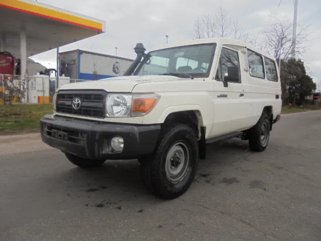 Toyota Land Cruiser HZJ76 + HZJ78L + PICKUP 4WD EXPORT OUT EU ONLY - Pick-up: afbeelding 4 Toyota Land Cruiser HZJ76 + HZJ78L + PICKUP 4WD EXPORT OUT EU ONLY - Pick-up: afbeelding 4