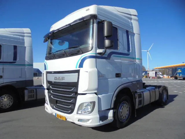 DAF XF 440 125XDAF 106 TRACTOR HEAD IN STOCK - Trekker: afbeelding 1 DAF XF 440 125XDAF 106 TRACTOR HEAD IN STOCK - Trekker: afbeelding 1
