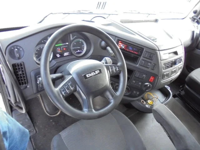 Interieur foto 1: Trekker DAF XF 440 Interieur foto 1: Trekker DAF XF 440