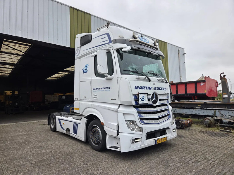 Mercedes-Benz Actros 1842 LS CABINE SCHADE NL TRUCK - Trekker: afbeelding 2 Mercedes-Benz Actros 1842 LS CABINE SCHADE NL TRUCK - Trekker: afbeelding 2