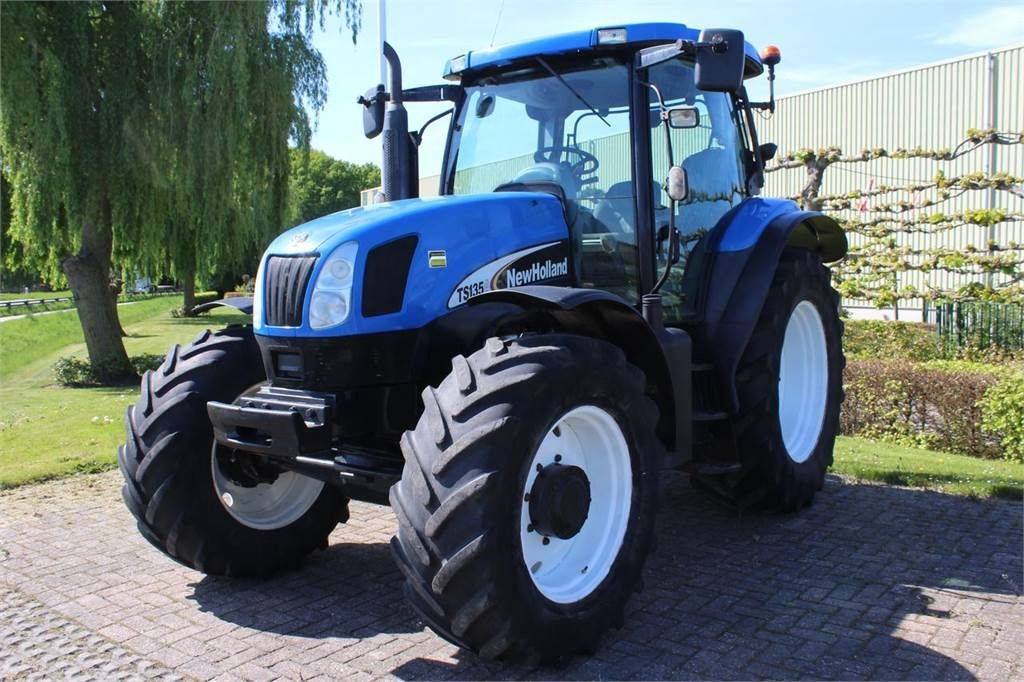 New Holland TSA135A - Tractor: afbeelding 2 New Holland TSA135A - Tractor: afbeelding 2
