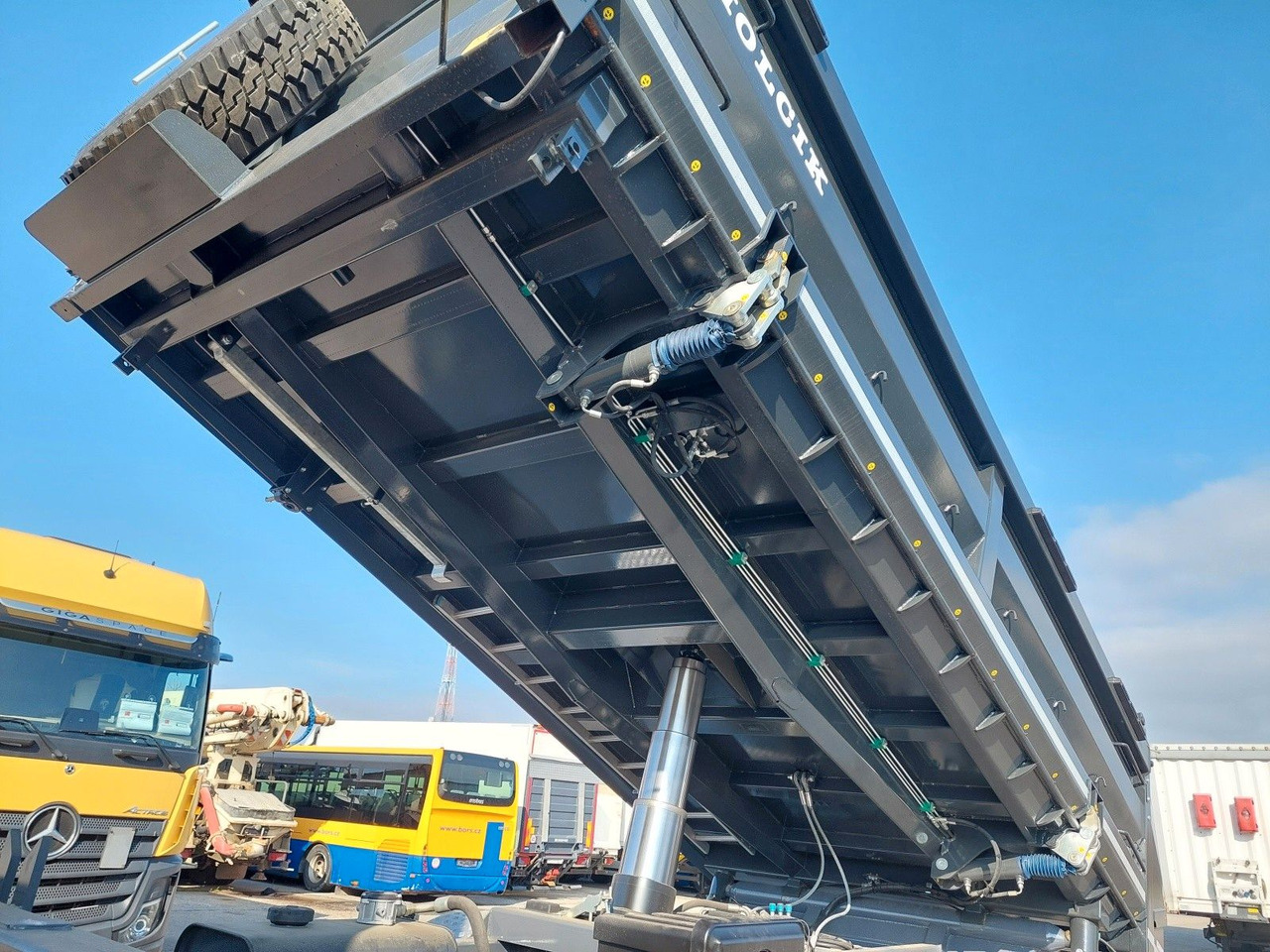 Iveco AS360X53Z Stralis X-WAY 8x4 Bordmatik - Kipper vrachtwagen: afbeelding 5 Iveco AS360X53Z Stralis X-WAY 8x4 Bordmatik - Kipper vrachtwagen: afbeelding 5