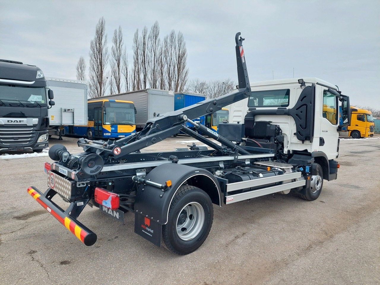 MAN TG3 TGL 12.190 BB 4x2 - Haakarmsysteem vrachtwagen: afbeelding 4 MAN TG3 TGL 12.190 BB 4x2 - Haakarmsysteem vrachtwagen: afbeelding 4