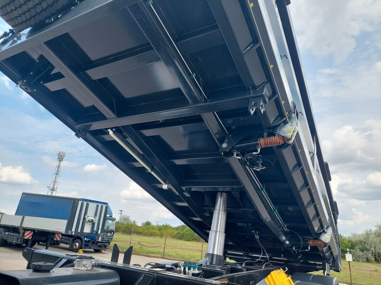 MAN TGS 41.480 8X6 BB CH - Kipper vrachtwagen: afbeelding 5 MAN TGS 41.480 8X6 BB CH - Kipper vrachtwagen: afbeelding 5