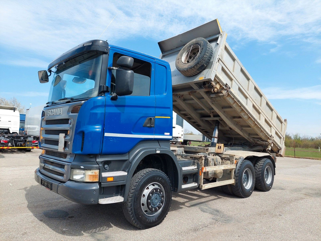 Scania R420 CB HHZ 6x6 Molcik Bordmatik - Kipper vrachtwagen: afbeelding 1 Scania R420 CB HHZ 6x6 Molcik Bordmatik - Kipper vrachtwagen: afbeelding 1