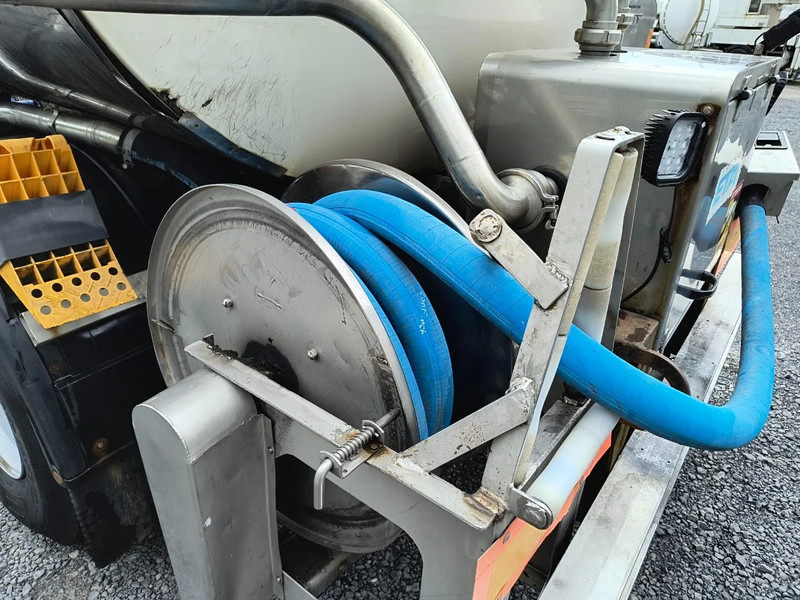 Tankoplegger voor het vervoer van melk ETA 25000L INSULATED INOX TANK - 2 COMP: afbeelding 16 Tankoplegger voor het vervoer van melk ETA 25000L INSULATED INOX TANK - 2 COMP: afbeelding 16