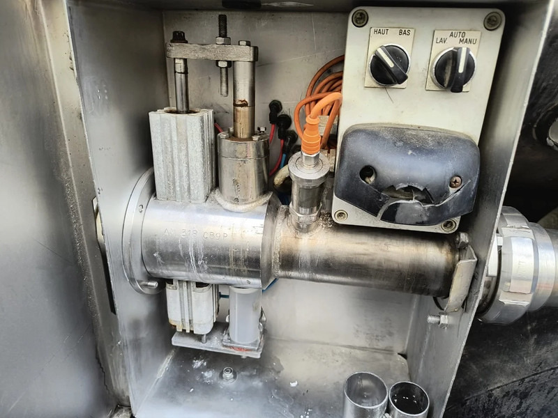 Tankoplegger voor het vervoer van melk ETA 25000L INSULATED INOX TANK - 2 COMP: afbeelding 18 Tankoplegger voor het vervoer van melk ETA 25000L INSULATED INOX TANK - 2 COMP: afbeelding 18