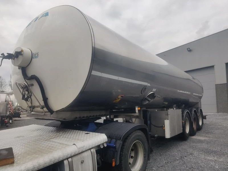 ETA TANK FOR MILK / WATER - 29000 L - STAINLESS STEEL/INOX - Tankoplegger: afbeelding 1 ETA TANK FOR MILK / WATER - 29000 L - STAINLESS STEEL/INOX - Tankoplegger: afbeelding 1