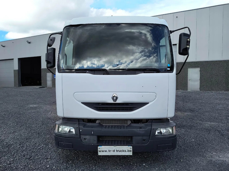 Renault Midlum 220 8000L FUEL / CARBURANT TANK - 3 COMP/ A LAMES - Tankwagen: afbeelding 2 Renault Midlum 220 8000L FUEL / CARBURANT TANK - 3 COMP/ A LAMES - Tankwagen: afbeelding 2