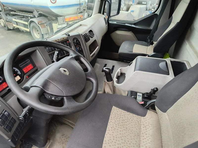 Leasing Renault Premium 280 13500L FUEL / CARBURANT TRUCK - 4 COMP/ A LAMES Renault Premium 280 13500L FUEL / CARBURANT TRUCK - 4 COMP/ A LAMES: afbeelding 9 Leasing Renault Premium 280 13500L FUEL / CARBURANT TRUCK - 4 COMP/ A LAMES Renault Premium 280 13500L FUEL / CARBURANT TRUCK - 4 COMP/ A LAMES: afbeelding 9
