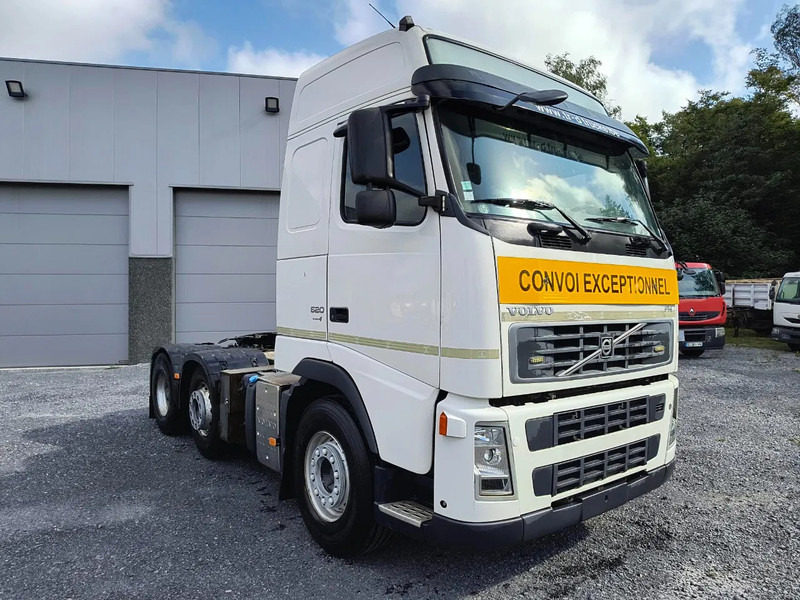 Volvo FH 13.520 6X2 - 90 TON - VOITH RETARDER - BIG AXLES - LIFTING AXLE - Trekker: afbeelding 3 Volvo FH 13.520 6X2 - 90 TON - VOITH RETARDER - BIG AXLES - LIFTING AXLE - Trekker: afbeelding 3