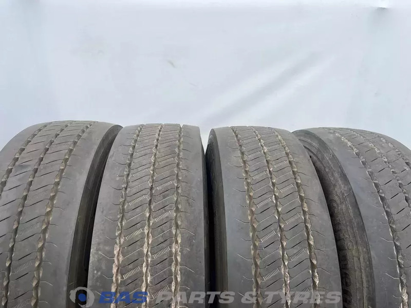 Continental Continental 245/70R17.5 HTR2+ 143/141 M+S 3PMSF gebruikte set - Band voor Vrachtwagen: afbeelding 2 Continental Continental 245/70R17.5 HTR2+ 143/141 M+S 3PMSF gebruikte set - Band voor Vrachtwagen: afbeelding 2