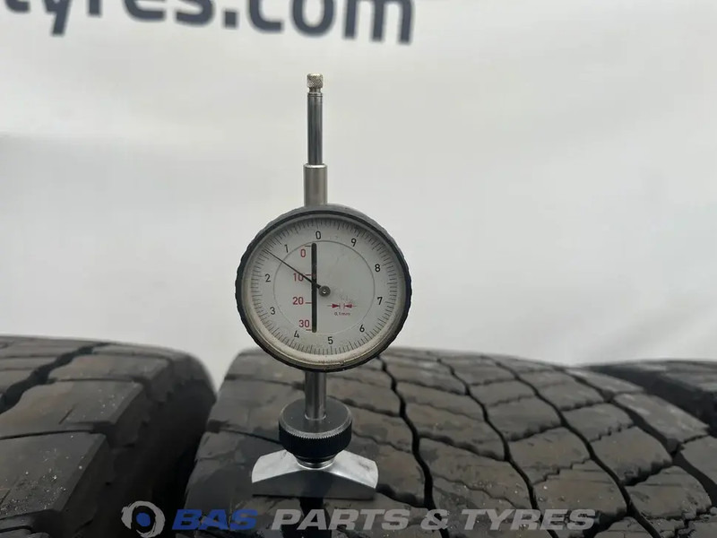 Continental Continental 315/70R22.5 Eco HD5 154/150 M+S 3PMSF gebruikte set - Band voor Vrachtwagen: afbeelding 3 Continental Continental 315/70R22.5 Eco HD5 154/150 M+S 3PMSF gebruikte set - Band voor Vrachtwagen: afbeelding 3