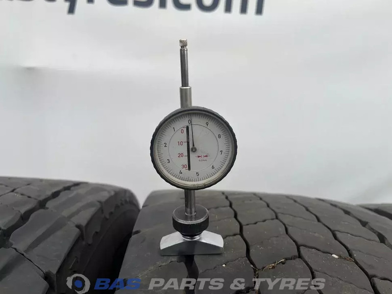 Continental Continental 315/70R22.5 Eco HD5 154/150 M+S 3PMSF gebruikte set - Band voor Vrachtwagen: afbeelding 3 Continental Continental 315/70R22.5 Eco HD5 154/150 M+S 3PMSF gebruikte set - Band voor Vrachtwagen: afbeelding 3
