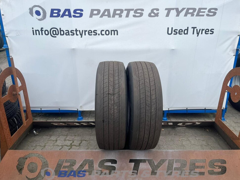 Continental Continental 315/70R22.5 EfficientPro HS5 156/150 M+S 3PMSF gebruikte set - Band voor Vrachtwagen: afbeelding 1 Continental Continental 315/70R22.5 EfficientPro HS5 156/150 M+S 3PMSF gebruikte set - Band voor Vrachtwagen: afbeelding 1