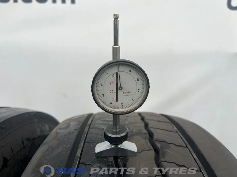 Continental Continental 315/70R22.5 Hybrid HS5 156/150 M+S 3PMSF gebruikte set - Band voor Vrachtwagen: afbeelding 3 Continental Continental 315/70R22.5 Hybrid HS5 156/150 M+S 3PMSF gebruikte set - Band voor Vrachtwagen: afbeelding 3