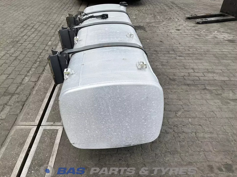 DAF Brandstoftank DAF 790 Liter 1921146 - Brandstoftank voor Vrachtwagen: afbeelding 4 DAF Brandstoftank DAF 790 Liter 1921146 - Brandstoftank voor Vrachtwagen: afbeelding 4