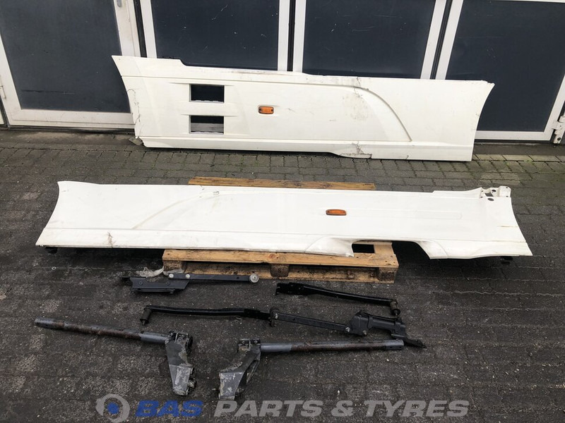 DAF XF106 Sideskirt Set DAF 1903109 - Carrosserie en exterieur voor Vrachtwagen: afbeelding 1 DAF XF106 Sideskirt Set DAF 1903109 - Carrosserie en exterieur voor Vrachtwagen: afbeelding 1