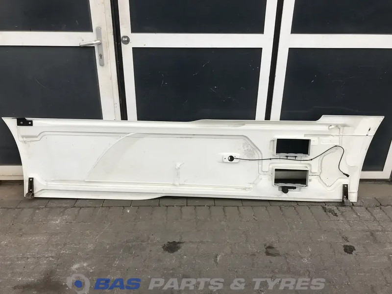 DAF XF106 Sideskirt Set DAF 1903109 - Carrosserie en exterieur voor Vrachtwagen: afbeelding 4 DAF XF106 Sideskirt Set DAF 1903109 - Carrosserie en exterieur voor Vrachtwagen: afbeelding 4