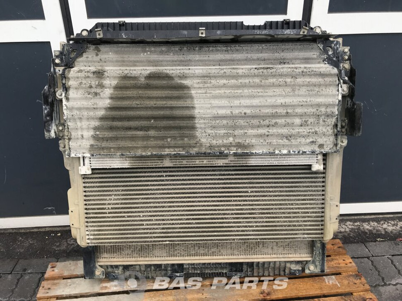 Mercedes-Benz Antos MP4 Koelerpakket Mercedes OM470LA 395 A 960 500 00 02 - Radiateur voor Vrachtwagen: afbeelding 2 Mercedes-Benz Antos MP4 Koelerpakket Mercedes OM470LA 395 A 960 500 00 02 - Radiateur voor Vrachtwagen: afbeelding 2