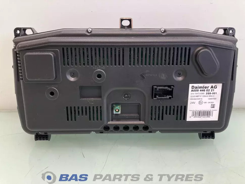 Mercedes-Benz Antos MP4 - Instrumentenpaneel voor Vrachtwagen: afbeelding 2 Mercedes-Benz Antos MP4 - Instrumentenpaneel voor Vrachtwagen: afbeelding 2