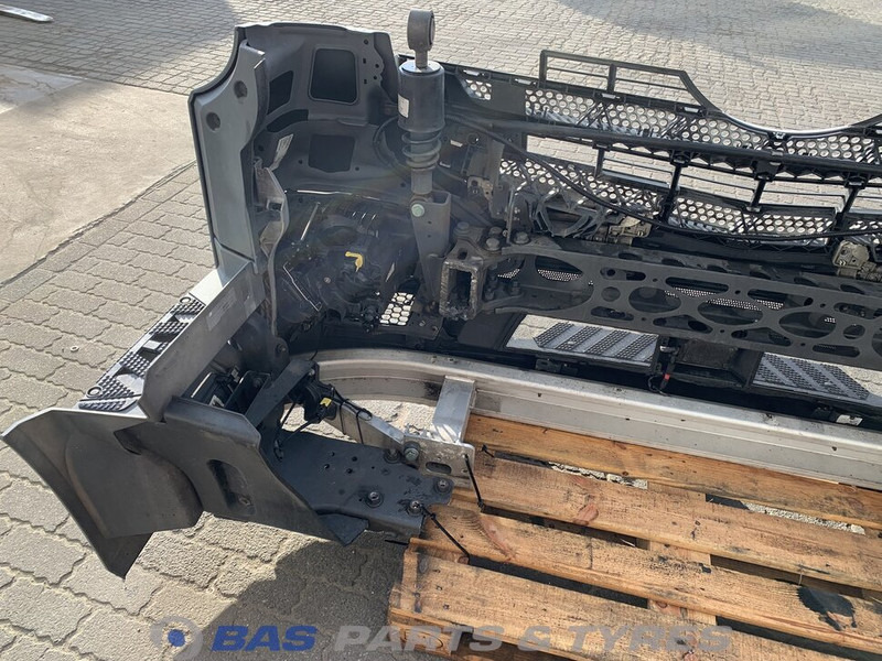 Mercedes-Benz Antos MP4 - Bumper voor Vrachtwagen: afbeelding 5 Mercedes-Benz Antos MP4 - Bumper voor Vrachtwagen: afbeelding 5