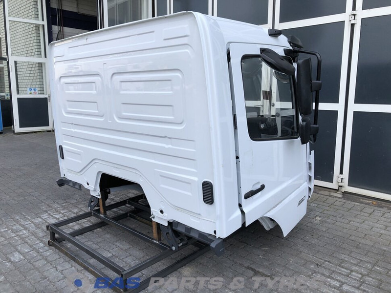 Mercedes-Benz Atego MP4 Mercedes ClassicSpace S-cab L1H1 A 973 600 00 20 - Cabine en interieur voor Vrachtwagen: afbeelding 4 Mercedes-Benz Atego MP4 Mercedes ClassicSpace S-cab L1H1 A 973 600 00 20 - Cabine en interieur voor Vrachtwagen: afbeelding 4