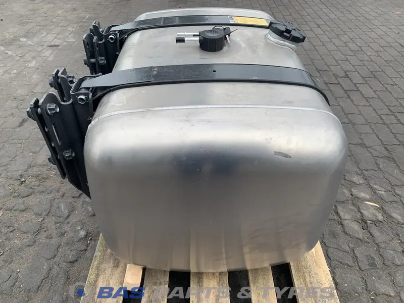 Mercedes-Benz Brandstoftank Mercedes 290 Liter A 960 470 00 04 - Brandstoftank voor Vrachtwagen: afbeelding 4 Mercedes-Benz Brandstoftank Mercedes 290 Liter A 960 470 00 04 - Brandstoftank voor Vrachtwagen: afbeelding 4