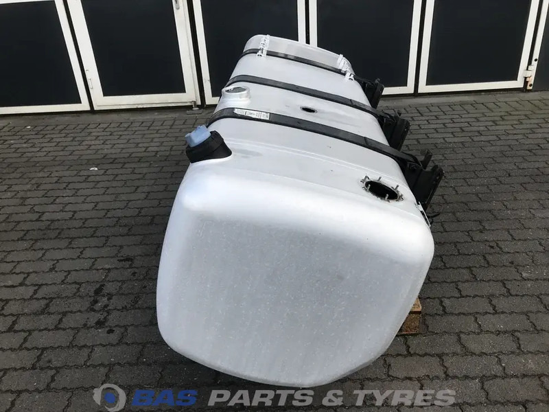 Mercedes-Benz Brandstoftank Mercedes 820 Liter A 960 470 34 01 - Brandstoftank voor Vrachtwagen: afbeelding 2 Mercedes-Benz Brandstoftank Mercedes 820 Liter A 960 470 34 01 - Brandstoftank voor Vrachtwagen: afbeelding 2